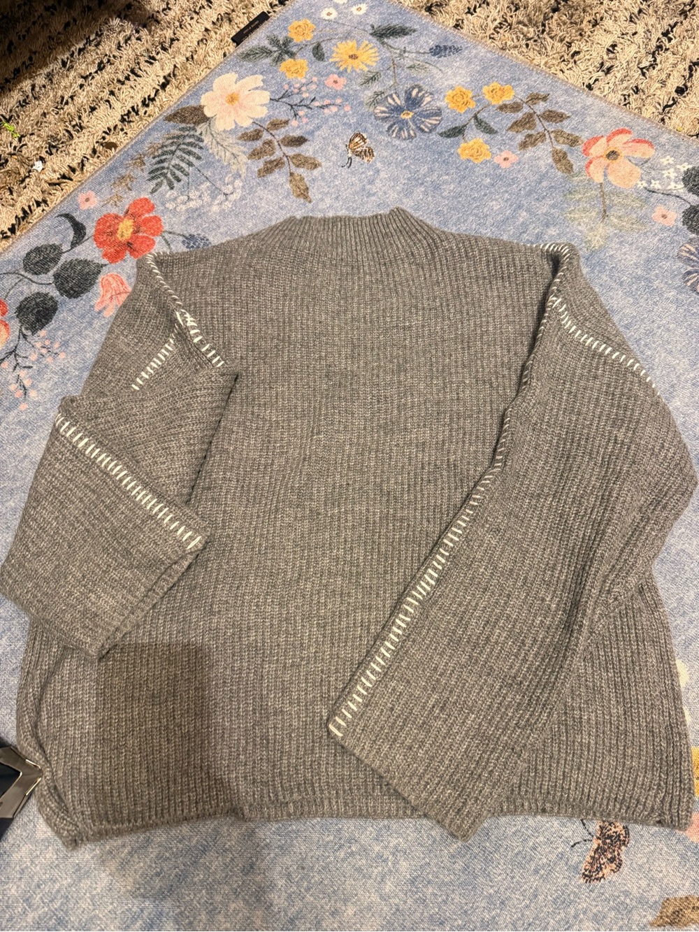 Source Unknown Gray Ribbed Crewneck Sweater with Contrast Stitch